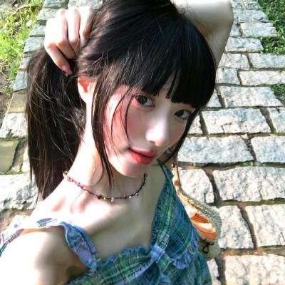 黑衣女孩